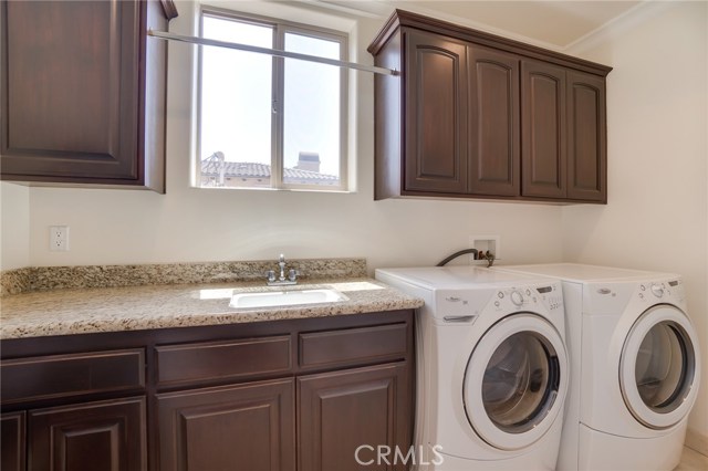 523 Lucia Avenue, Redondo Beach, California 90277, 4 Bedrooms Bedrooms, ,4 BathroomsBathrooms,Residential,Sold,Lucia,SB18107148