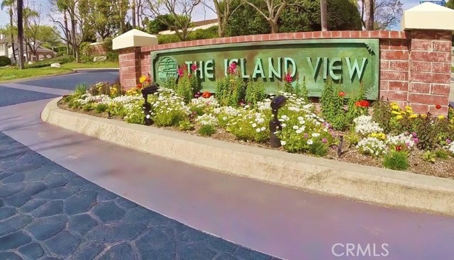 Island View Community Entrance