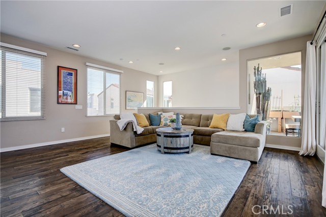 3 Bed Home for Sale in Hawthorne, California