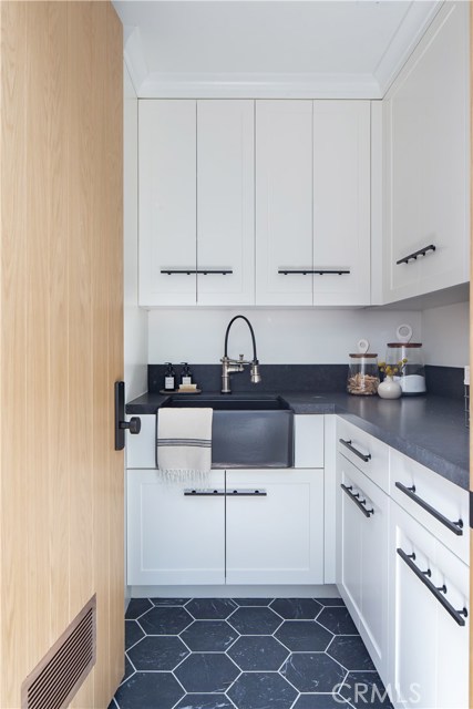 1720 Walnut Avenue, Manhattan Beach, California 90266, 5 Bedrooms Bedrooms, ,4 BathroomsBathrooms,Residential,Sold,Walnut,SB20059383