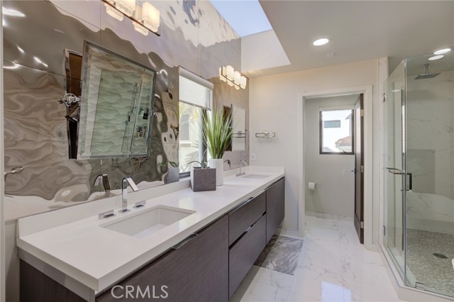707 1st Place, Hermosa Beach, California 90254, 4 Bedrooms Bedrooms, ,4 BathroomsBathrooms,Residential,Sold,1st,SB21031767