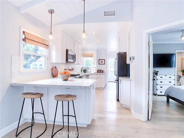 2801 Valley Drive, Manhattan Beach, California 90266, 2 Bedrooms Bedrooms, ,1 BathroomBathrooms,Residential,Sold,Valley,SB19012172