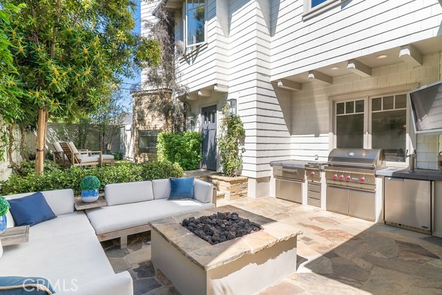 717 31st Street, Manhattan Beach, California 90266, 5 Bedrooms Bedrooms, ,4 BathroomsBathrooms,Residential,Sold,31st,SB20133656