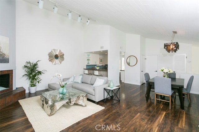 943 1st Street, Hermosa Beach, California 90254, 2 Bedrooms Bedrooms, ,2 BathroomsBathrooms,Residential,Sold,1st,SB17097562