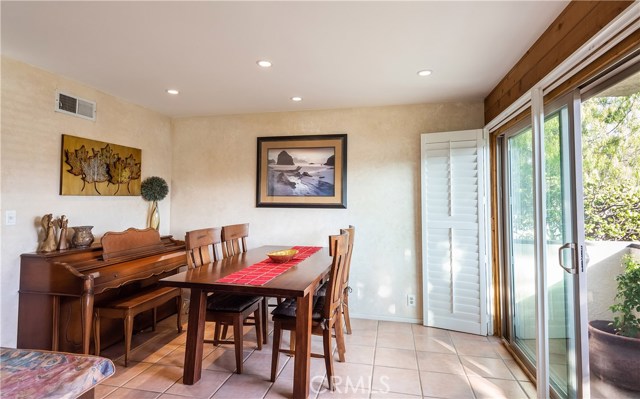 2317 Carnegie Lane, Redondo Beach, California 90278, 3 Bedrooms Bedrooms, ,2 BathroomsBathrooms,Residential,Sold,Carnegie,SB18263301