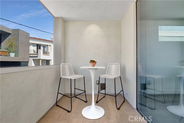 222 1st Place, Manhattan Beach, California 90266, 3 Bedrooms Bedrooms, ,3 BathroomsBathrooms,Residential,Sold,1st,SB19222616