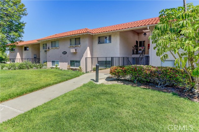 Photo of 2241 Via Puerta #C, Laguna Woods, CA 92637