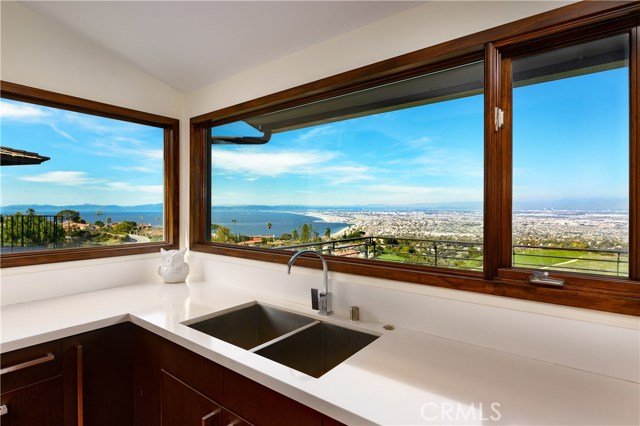 6061 Woodfern Drive, Rancho Palos Verdes, California 90275, 6 Bedrooms Bedrooms, ,4 BathroomsBathrooms,Residential,Sold,Woodfern,SB19042575