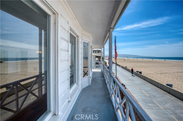 3033 The Strand, Hermosa Beach, California 90254, 6 Bedrooms Bedrooms, ,5 BathroomsBathrooms,Residential,Sold,The Strand,NP20021820