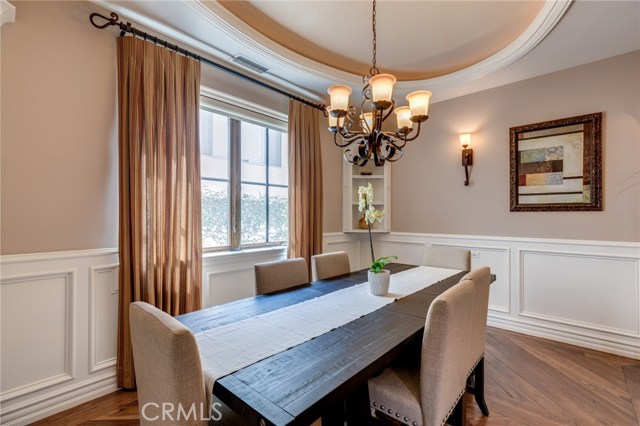 Dining room/ alcove with gorgeous crown molding