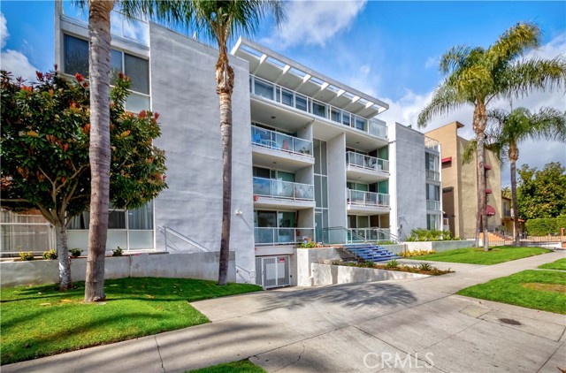 1 Bed Home for Sale in Beverly Hills, California