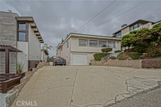 707 24th Place, Hermosa Beach, California 90254, 3 Bedrooms Bedrooms, ,2 BathroomsBathrooms,Residential,Sold,24th,SB21105604