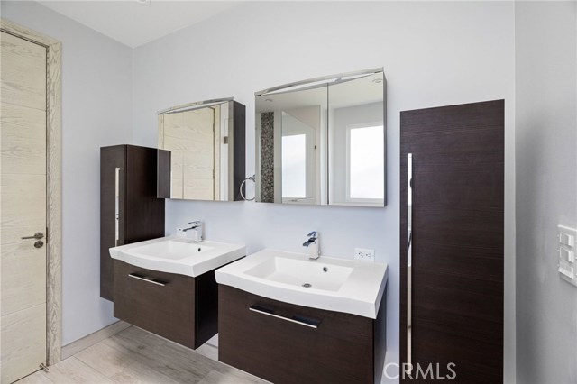 2019 Farrell Avenue, Redondo Beach, California 90278, 4 Bedrooms Bedrooms, ,4 BathroomsBathrooms,Residential,Sold,Farrell,SB20115506