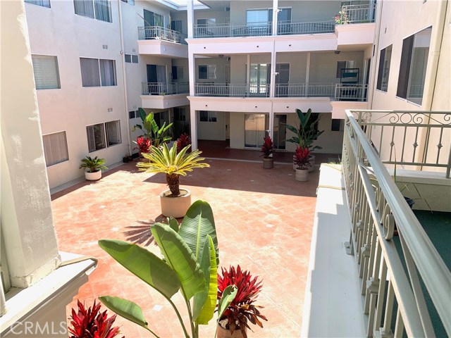 1 Bed Home for Sale in Santa Monica, California