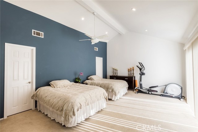 2507 Huntington Lane Lane, Redondo Beach, California 90278, 3 Bedrooms Bedrooms, ,2 BathroomsBathrooms,Residential,Sold,Huntington Lane,SB18089282