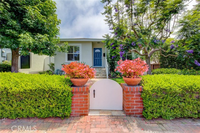 590 33rd Street, Manhattan Beach, California 90266, 3 Bedrooms Bedrooms, ,2 BathroomsBathrooms,Residential,Sold,33rd,SB19174873