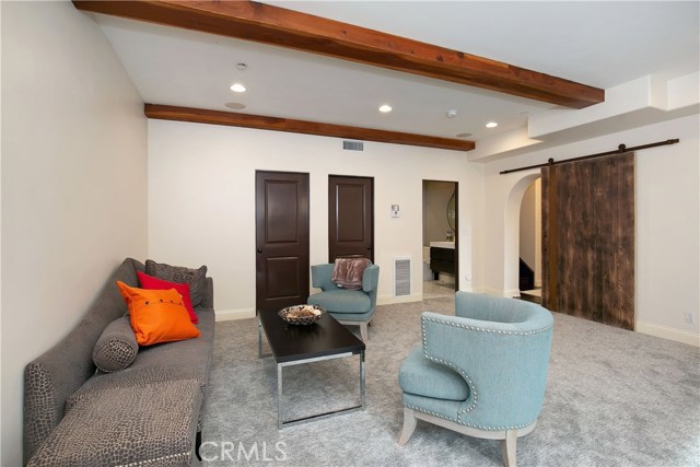 entry level suite/5th bedroom