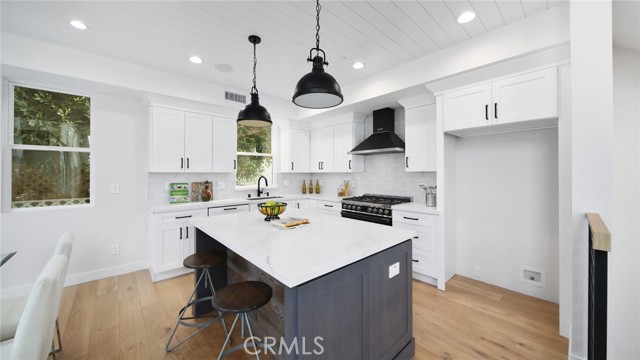 1904 Mathews Ave, Redondo Beach, California 90278, 5 Bedrooms Bedrooms, ,5 BathroomsBathrooms,Residential,Sold,Mathews Ave,PV21055128