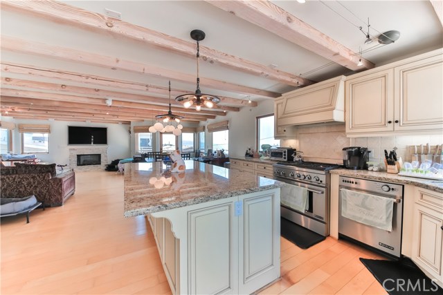 329 21st Place, Manhattan Beach, California 90266, 3 Bedrooms Bedrooms, ,3 BathroomsBathrooms,Residential,Sold,21st,SB17085113