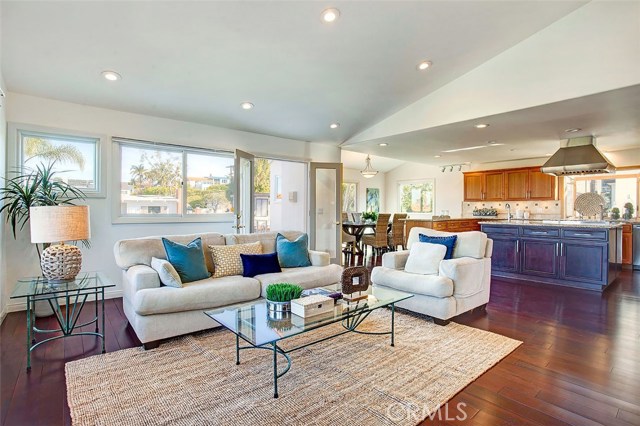 939 1st Street, Manhattan Beach, California 90266, 4 Bedrooms Bedrooms, ,4 BathroomsBathrooms,Residential,Sold,1st,SB17057614