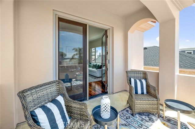 556 Helberta Avenue, Redondo Beach, California 90277, 4 Bedrooms Bedrooms, ,3 BathroomsBathrooms,Residential,Sold,Helberta,SB20115662