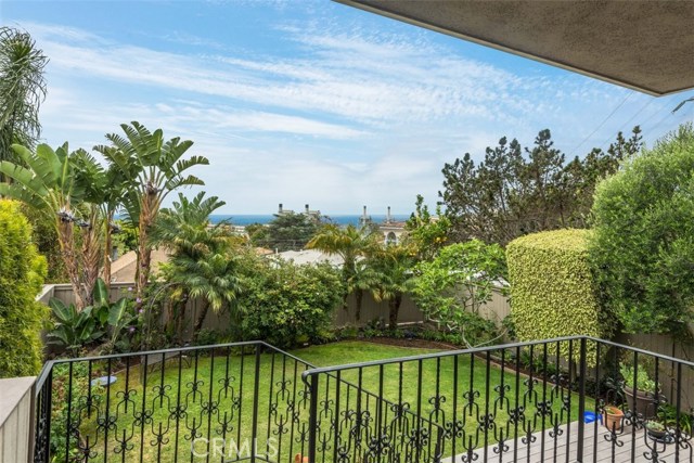 831 Maria Avenue, Redondo Beach, California 90277, 3 Bedrooms Bedrooms, ,3 BathroomsBathrooms,Residential,Sold,Maria,SB17115369