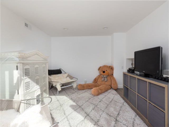 410 31st Street, Manhattan Beach, California 90266, 3 Bedrooms Bedrooms, ,2 BathroomsBathrooms,Residential,Sold,31st,SB20024556