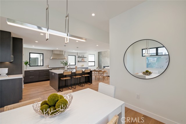 Plenty of versatilty to accommodate a modern, beach lifestyle (shown here using reverse of 961 Unit A staging)