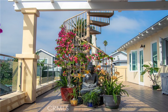 905 14th Street, Hermosa Beach, California 90254, 3 Bedrooms Bedrooms, ,3 BathroomsBathrooms,Residential,Sold,14th,SB20226581