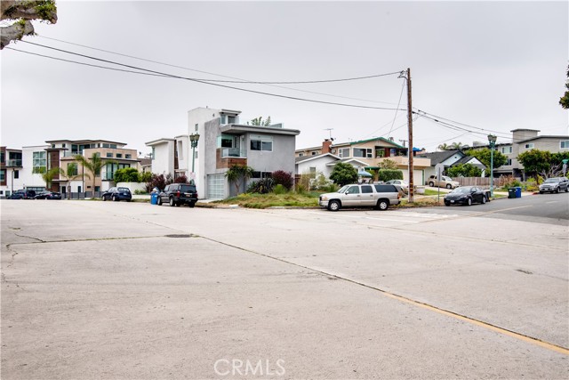 703 El Redondo Avenue, Redondo Beach, California 90277, ,Residential Income,Sold,El Redondo,SB21146588