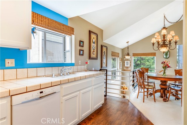 211 Helberta Avenue, Redondo Beach, California 90277, 2 Bedrooms Bedrooms, ,2 BathroomsBathrooms,Residential,Sold,Helberta,SB20006605