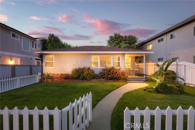 2211 Nelson Avenue, Redondo Beach, California 90278, 6 Bedrooms Bedrooms, ,3 BathroomsBathrooms,Residential,Sold,Nelson,SB19252615