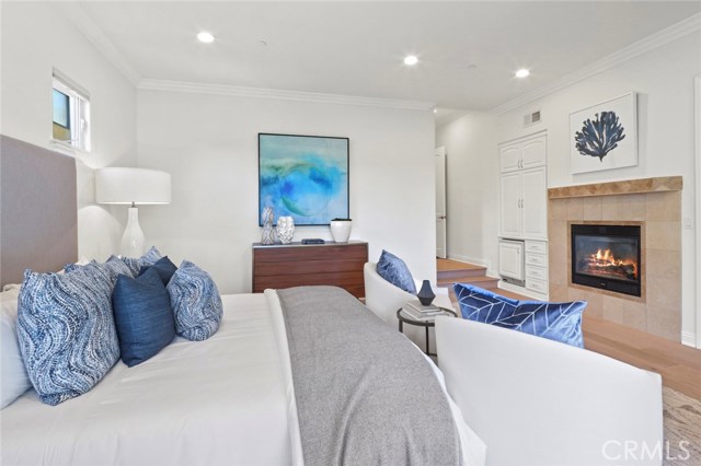 700 Avenue C, Redondo Beach, California 90277, 5 Bedrooms Bedrooms, ,5 BathroomsBathrooms,Residential,Sold,Avenue C,SB19123719