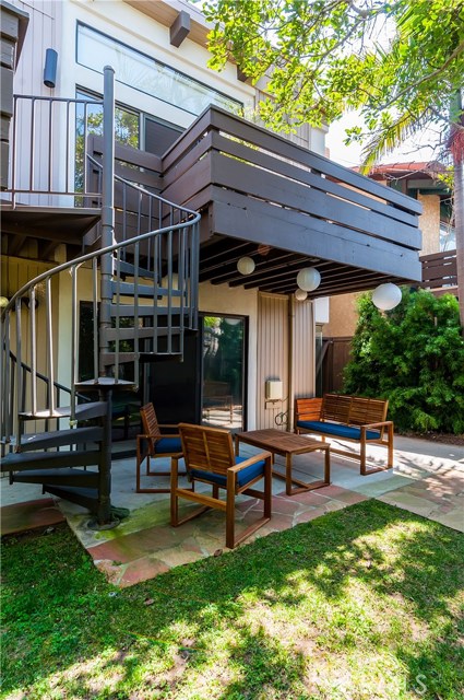 2417 Oak Avenue, Manhattan Beach, California 90266, 3 Bedrooms Bedrooms, ,2 BathroomsBathrooms,Residential,Sold,Oak,SB18175025
