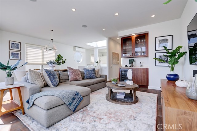 417 20th Place, Manhattan Beach, California 90266, 3 Bedrooms Bedrooms, ,2 BathroomsBathrooms,Residential,Sold,20th,SB21058820