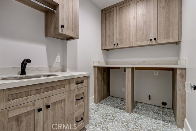 1716 Oak Avenue, Manhattan Beach, California 90266, 5 Bedrooms Bedrooms, ,5 BathroomsBathrooms,Residential,Sold,Oak,SB19008718