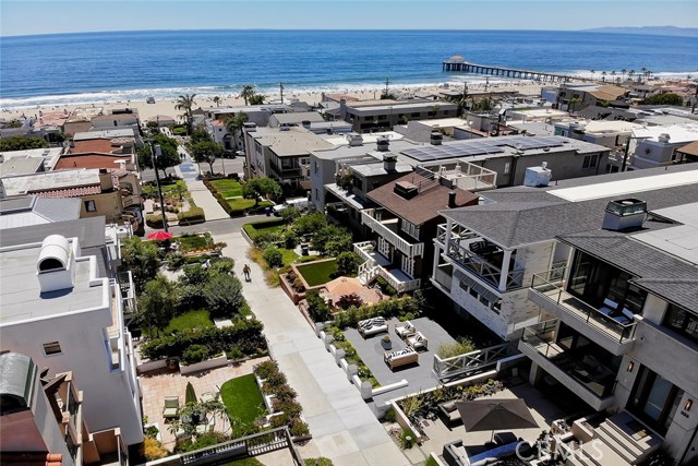 229 8th Street, Manhattan Beach, California 90266, 5 Bedrooms Bedrooms, ,4 BathroomsBathrooms,Residential,Sold,8th,SB20113486