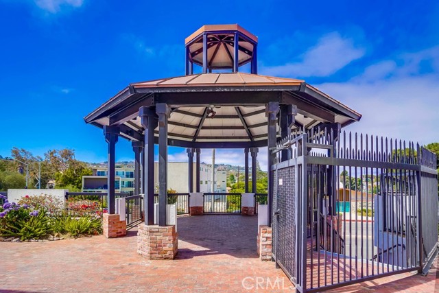 1800 Pacific Coast Highway, Redondo Beach, California 90277, 4 Bedrooms Bedrooms, ,2 BathroomsBathrooms,Residential,Sold,Pacific Coast Highway,SB21134588