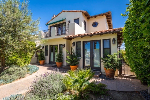 618 Maria Avenue, Redondo Beach, California 90277, 4 Bedrooms Bedrooms, ,2 BathroomsBathrooms,Residential,Sold,Maria,SB17056583