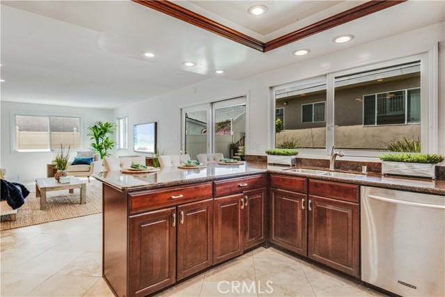 501 Faye Lane, Redondo Beach, California 90277, 3 Bedrooms Bedrooms, ,1 BathroomBathrooms,Residential,Sold,Faye,SB21071773