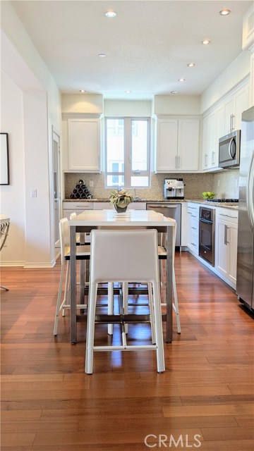 2 Bed Home for Sale in Hawthorne, California