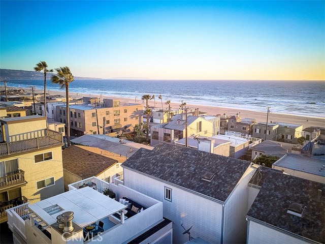 132 35th Place, Hermosa Beach, California 90254, 2 Bedrooms Bedrooms, ,2 BathroomsBathrooms,Residential,Sold,35th,SB19057826