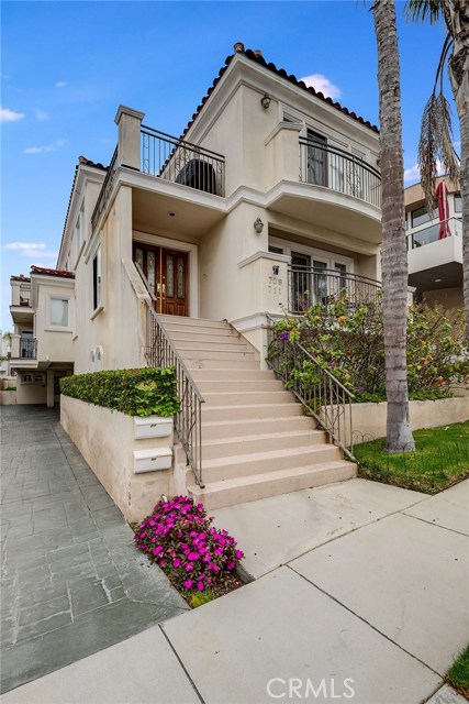 711 1st Place, Hermosa Beach, California 90254, 4 Bedrooms Bedrooms, ,3 BathroomsBathrooms,Residential,Sold,1st,SB20215238