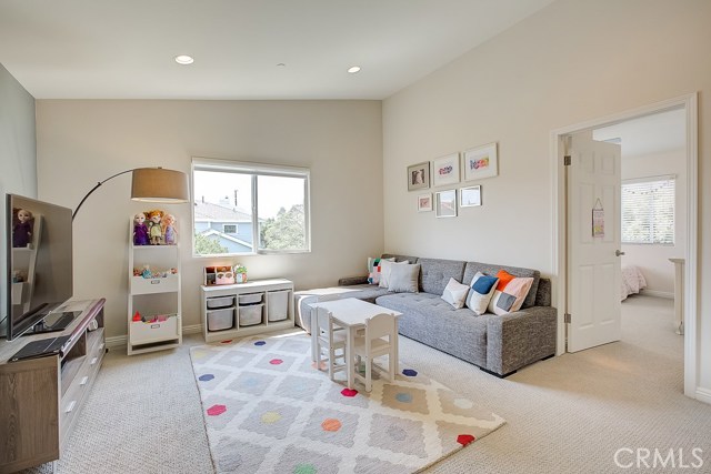 2407 Harriman Lane, Redondo Beach, California 90278, 4 Bedrooms Bedrooms, ,2 BathroomsBathrooms,Residential,Sold,Harriman,SB20169049