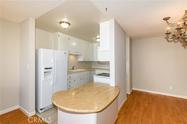 Nice charming kitchen.