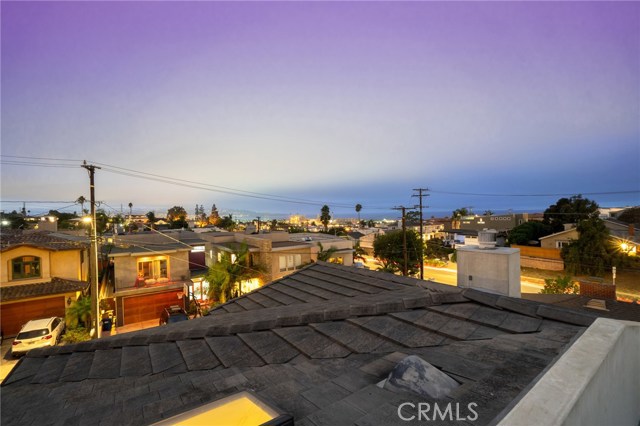 1111 8th Street, Hermosa Beach, California 90254, 4 Bedrooms Bedrooms, ,3 BathroomsBathrooms,Residential,Sold,8th,SB20223282