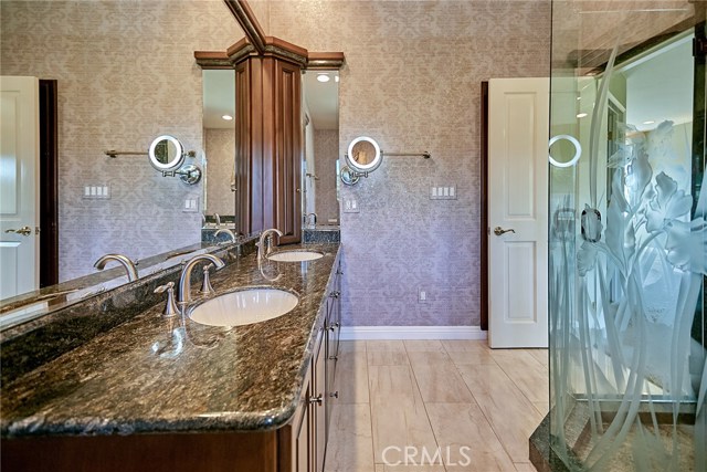 Master bathroom - dual sinks