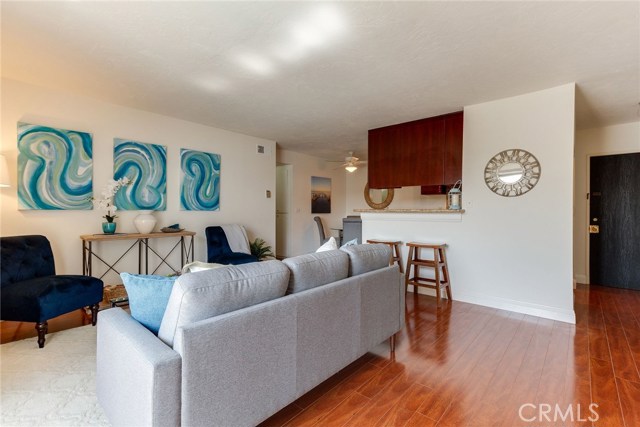 2411 Prospect Avenue, Hermosa Beach, California 90254, 2 Bedrooms Bedrooms, ,1 BathroomBathrooms,Residential,Sold,Prospect,SB19068875