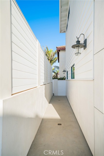 1920 Gates Ave, Redondo Beach, California 90278, 4 Bedrooms Bedrooms, ,4 BathroomsBathrooms,Residential,Sold,Gates Ave,SB21054568