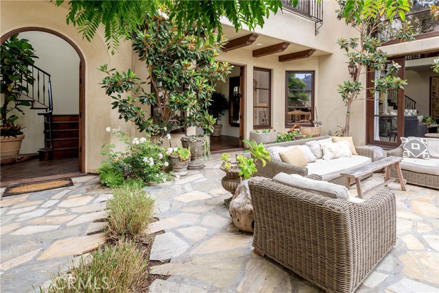 720 33rd Street, Manhattan Beach, California 90266, 5 Bedrooms Bedrooms, ,3 BathroomsBathrooms,Residential,Sold,33rd,SB19184166